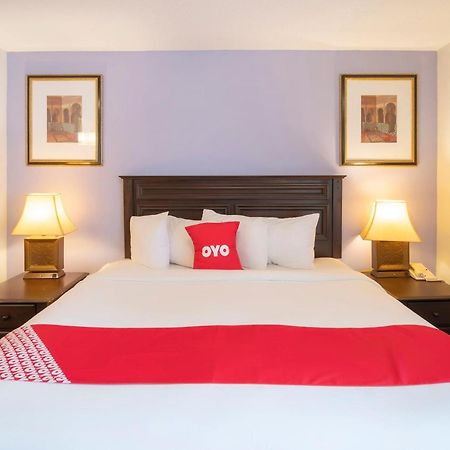 Oyo Townhouse Houston Airport North Hotel Ngoại thất bức ảnh
