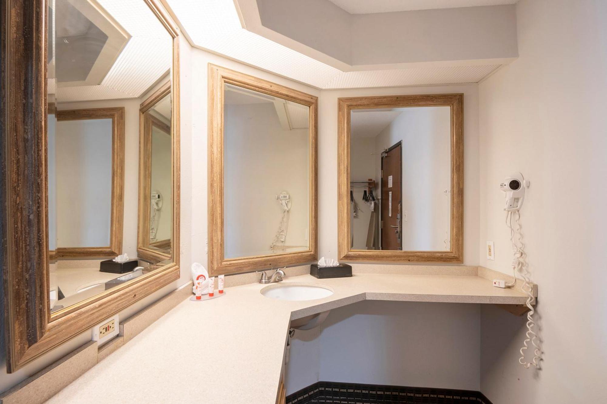 Oyo Townhouse Houston Airport North Hotel Ngoại thất bức ảnh